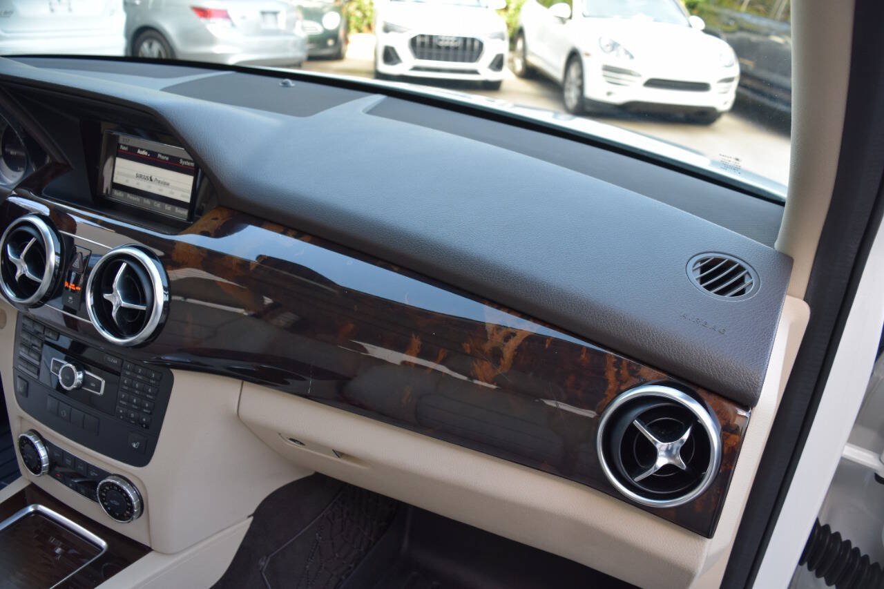 Used 2013 Mercedes-Benz GLK 250 BlueTEC 4MATIC image 52