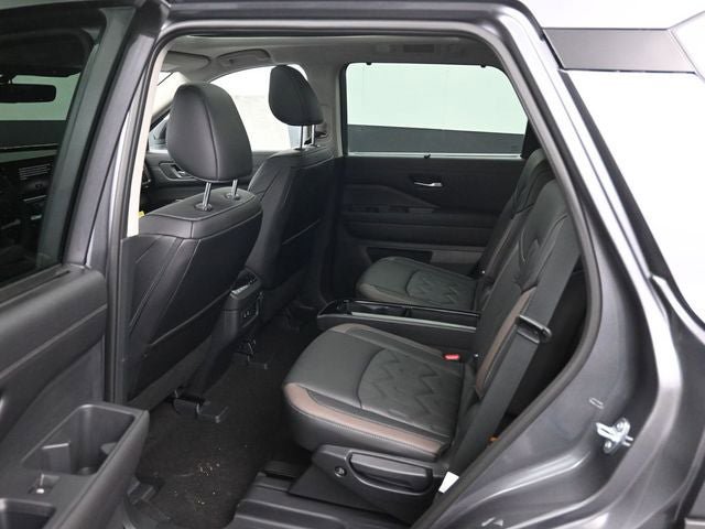 New 2026 Nissan Pathfinder Platinum image 10