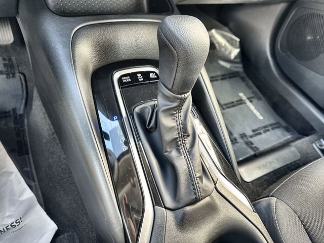 Used 2025 Toyota Corolla LE image 28