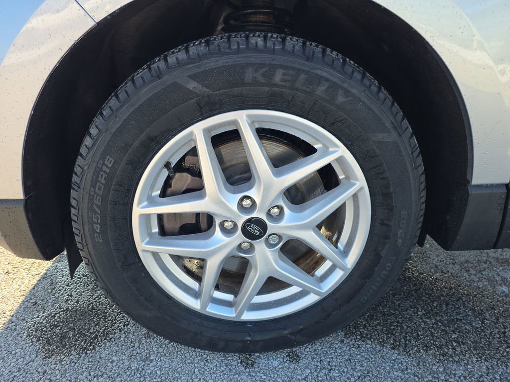 Used 2024 Ford Edge SEL w/ Convenience Package image 10