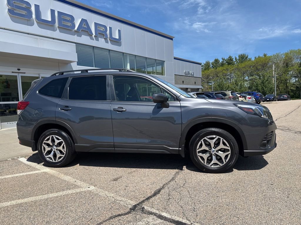 Used 2023 Subaru Forester Premium AWD/4WD image 2