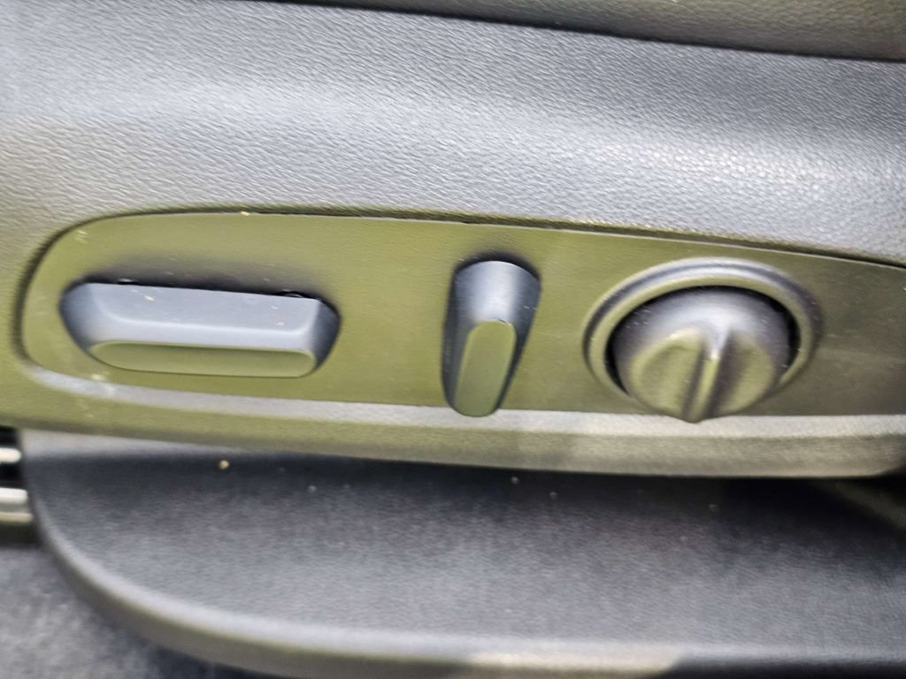 Used 2024 Chevrolet Equinox Premier FWD image 21