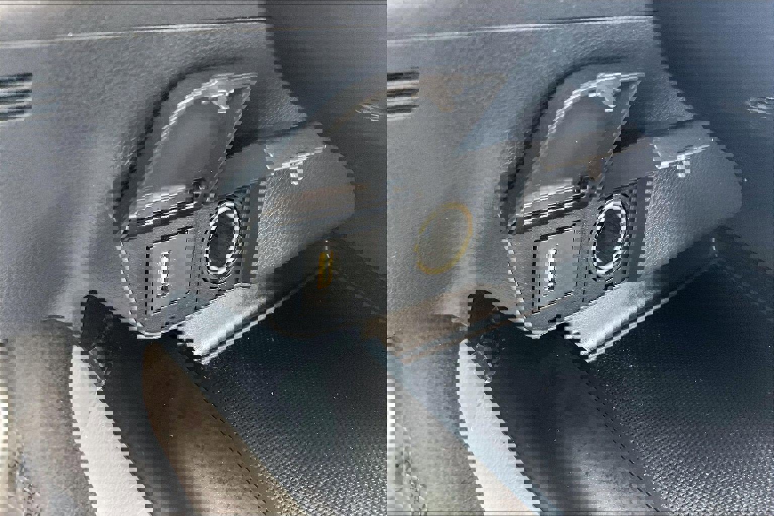 Used 2023 Toyota Camry SE image 38