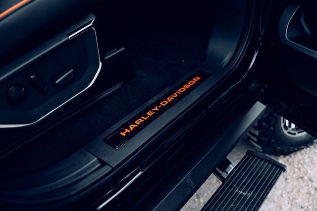 New 2026 Ford F250 Lariat w/ Black Appearance Package image 25