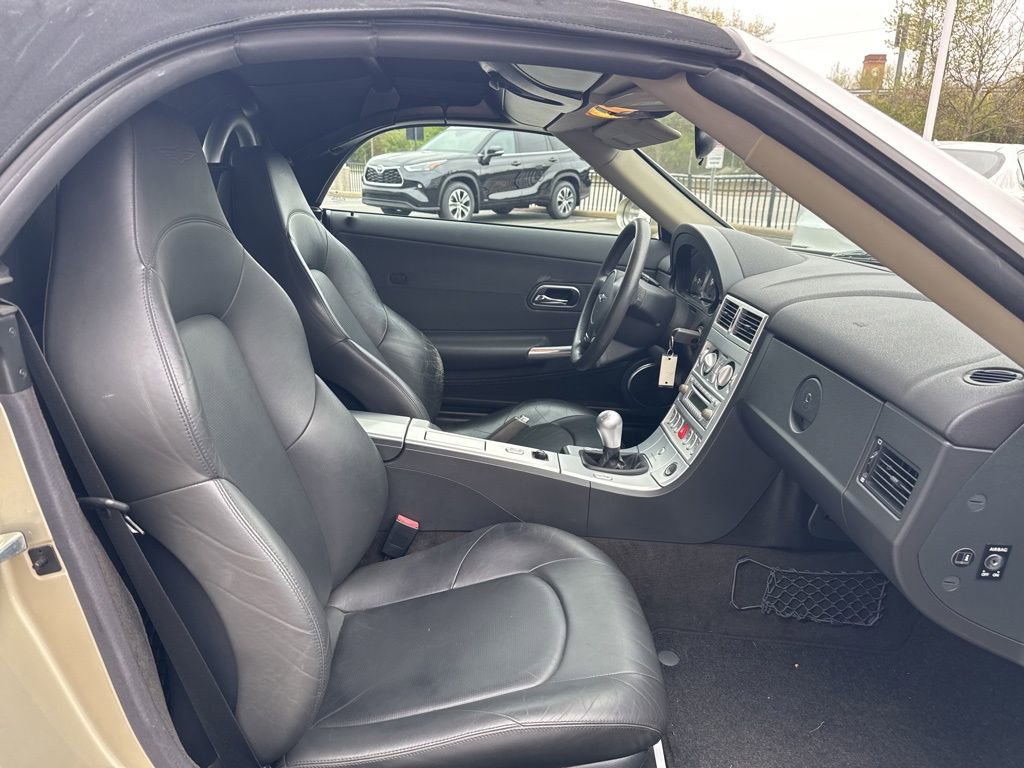 Used 2006 Chrysler Crossfire Limited image 14