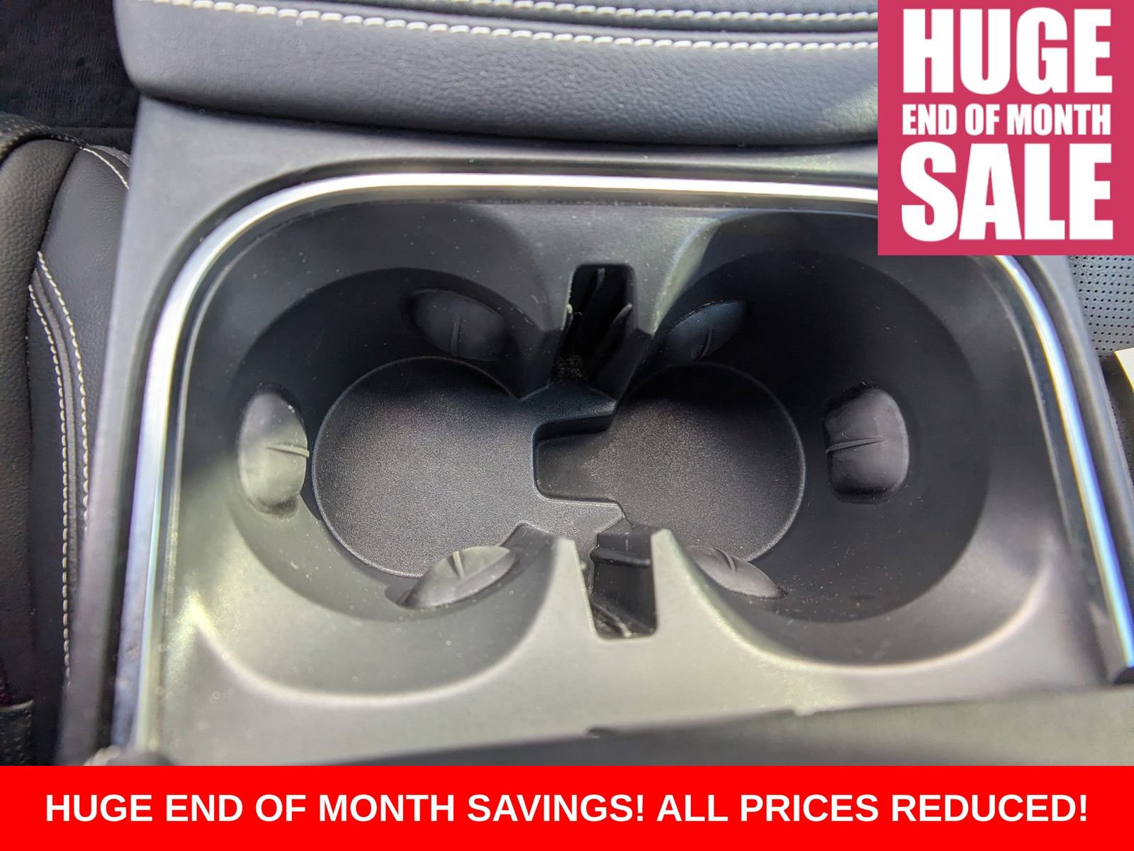 Used 2019 Jaguar E-PACE R-Dynamic SE image 30