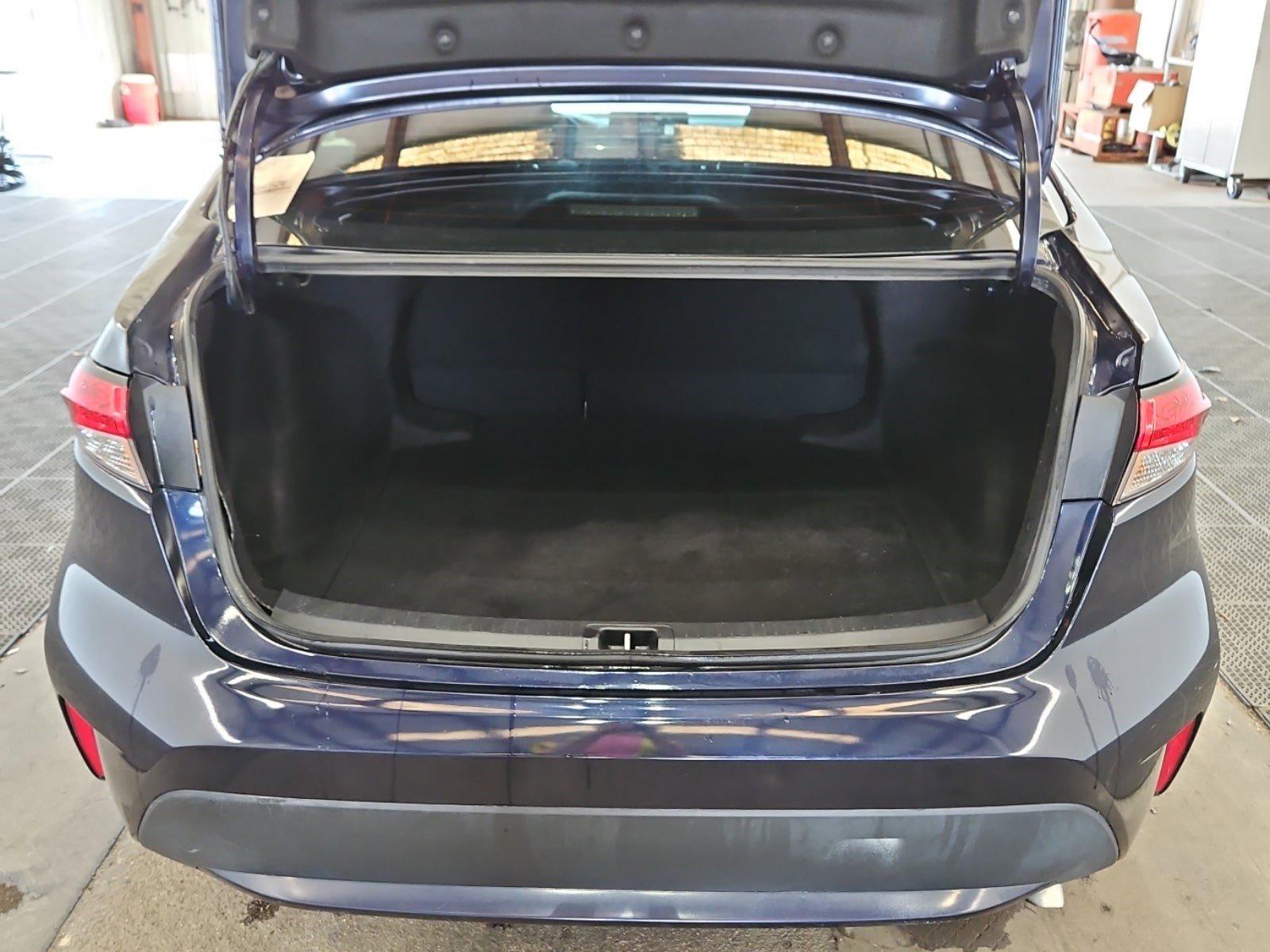 Used 2022 Toyota Corolla LE image 14