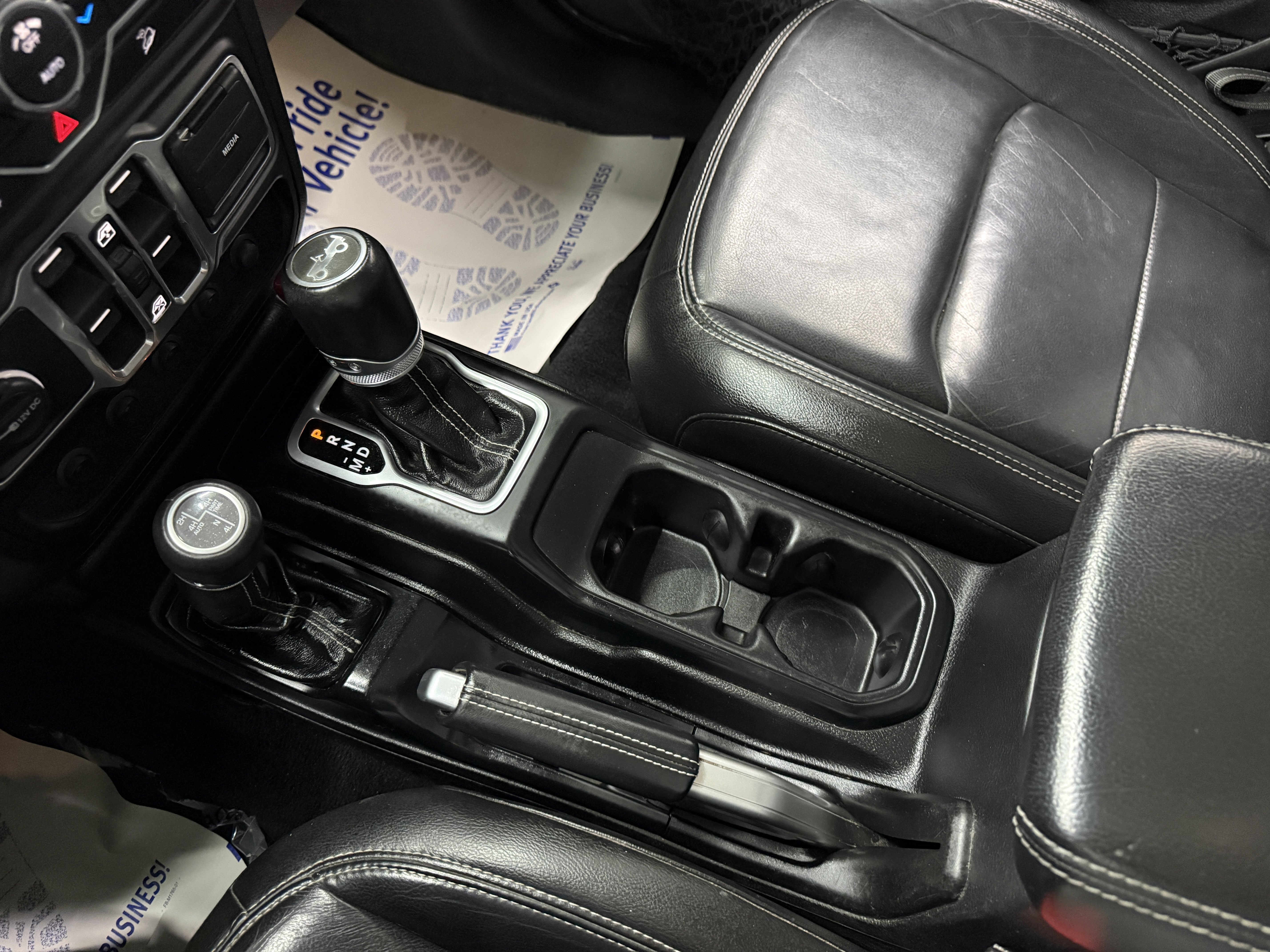 Used 2018 Jeep Wrangler Unlimited Sahara w/ Uconnect 4C Nav & Sound Group AWD/4WD image 20