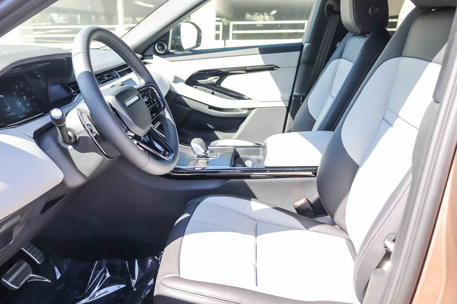 New 2026 Land Rover Range Rover Evoque Hoxton AWD/4WD image 18