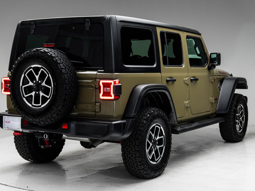 Used 2025 Jeep Wrangler Unlimited Rubicon w/ Convenience Group AWD/4WD image 34