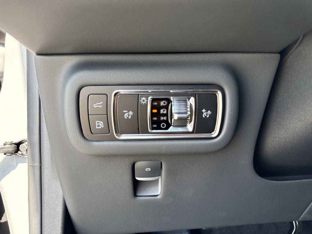 New 2026 Lincoln Nautilus Premier AWD/4WD image 32