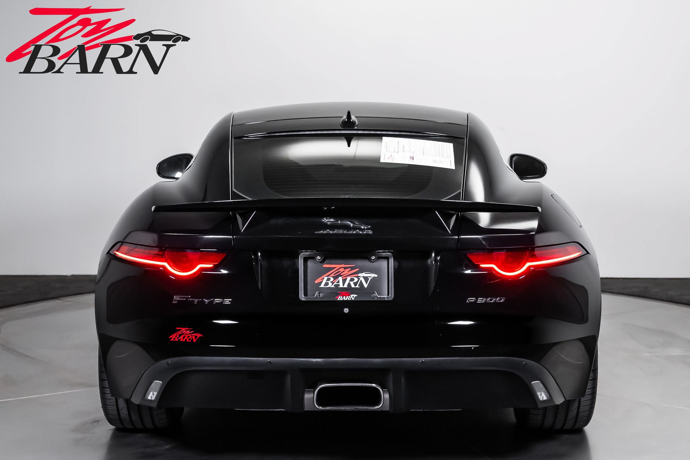Used 2019 Jaguar F-TYPE Coupe RWD image 4