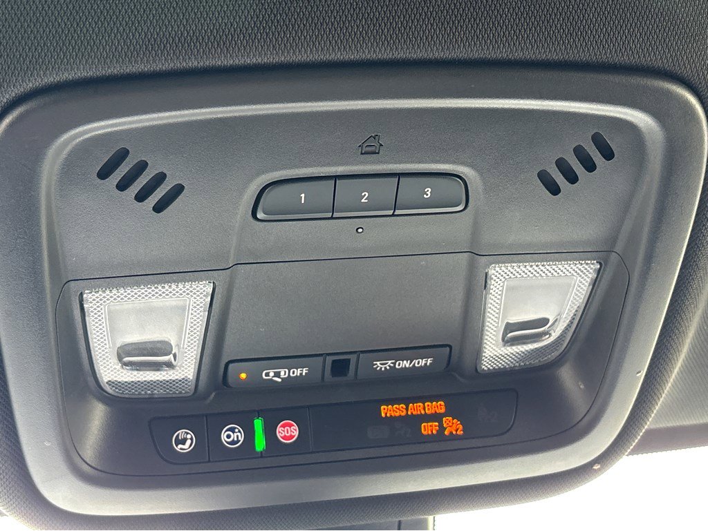 Used 2023 Chevrolet Traverse LT FWD image 28