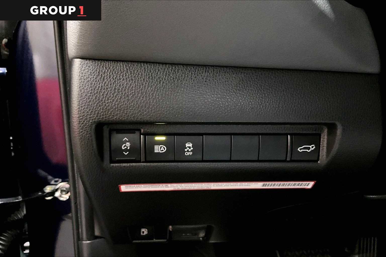 Certified 2021 Toyota Venza LE image 33