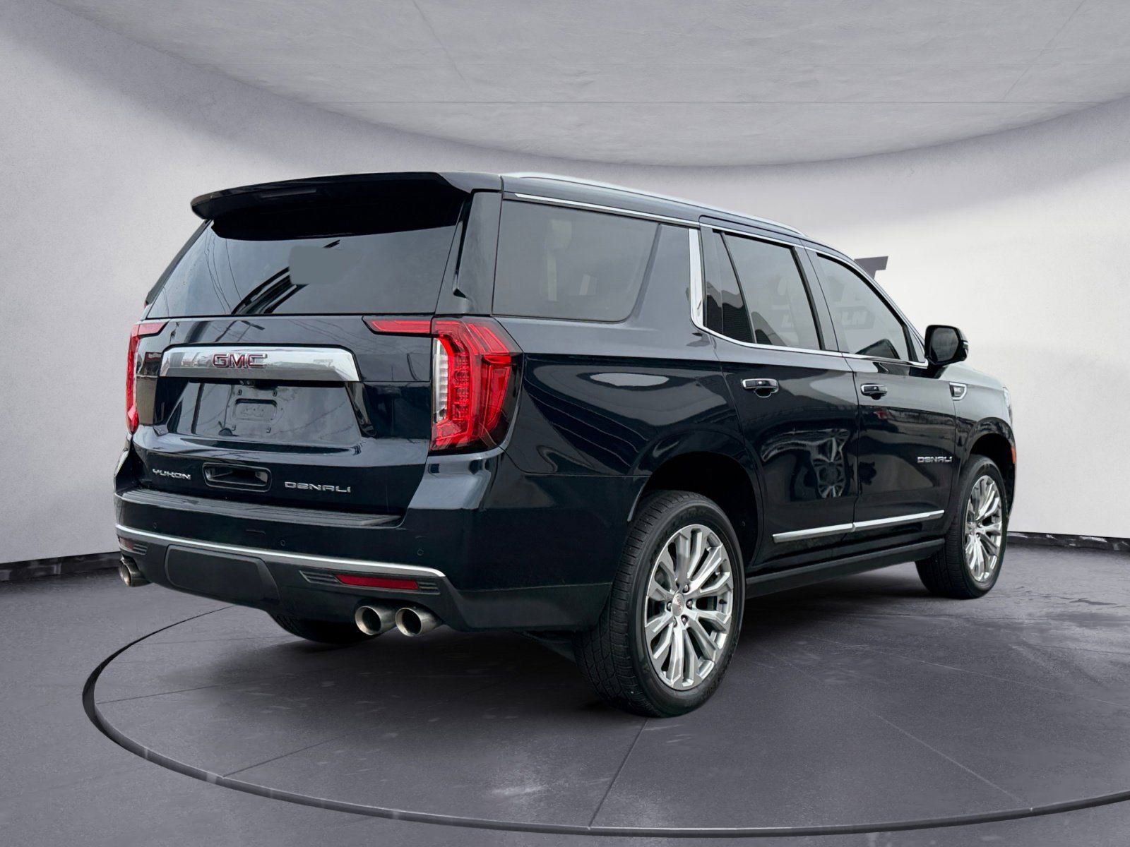 Used 2021 GMC Yukon Denali w/ Denali Premium Package image 5