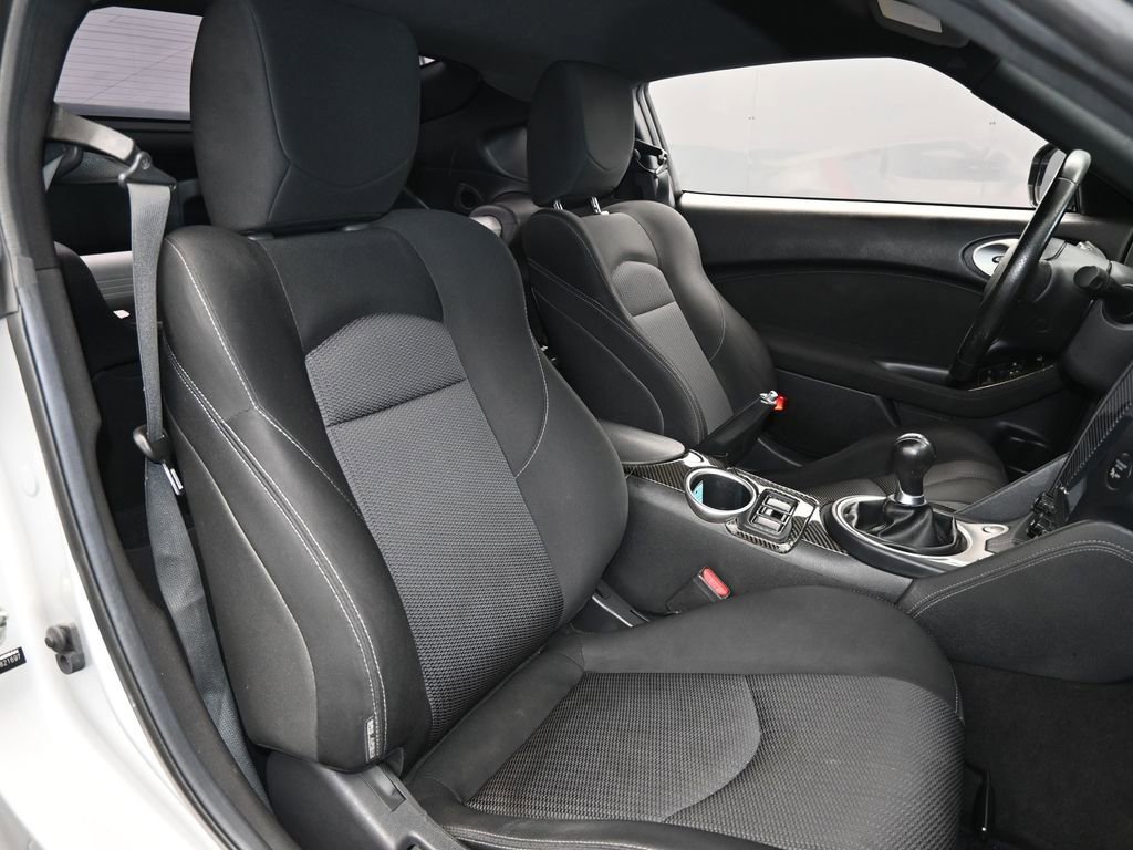 Used 2020 Nissan 370Z w/ Sport Package image 37