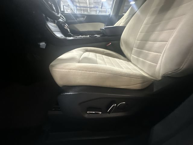 Used 2018 Ford Edge SEL FWD image 18