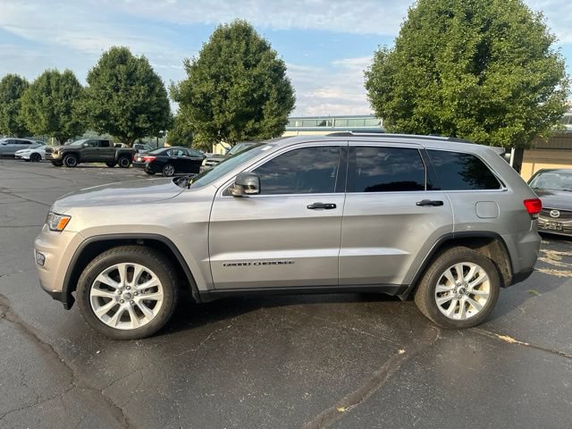 Used 2017 Jeep Grand Cherokee Limited AWD/4WD image 4