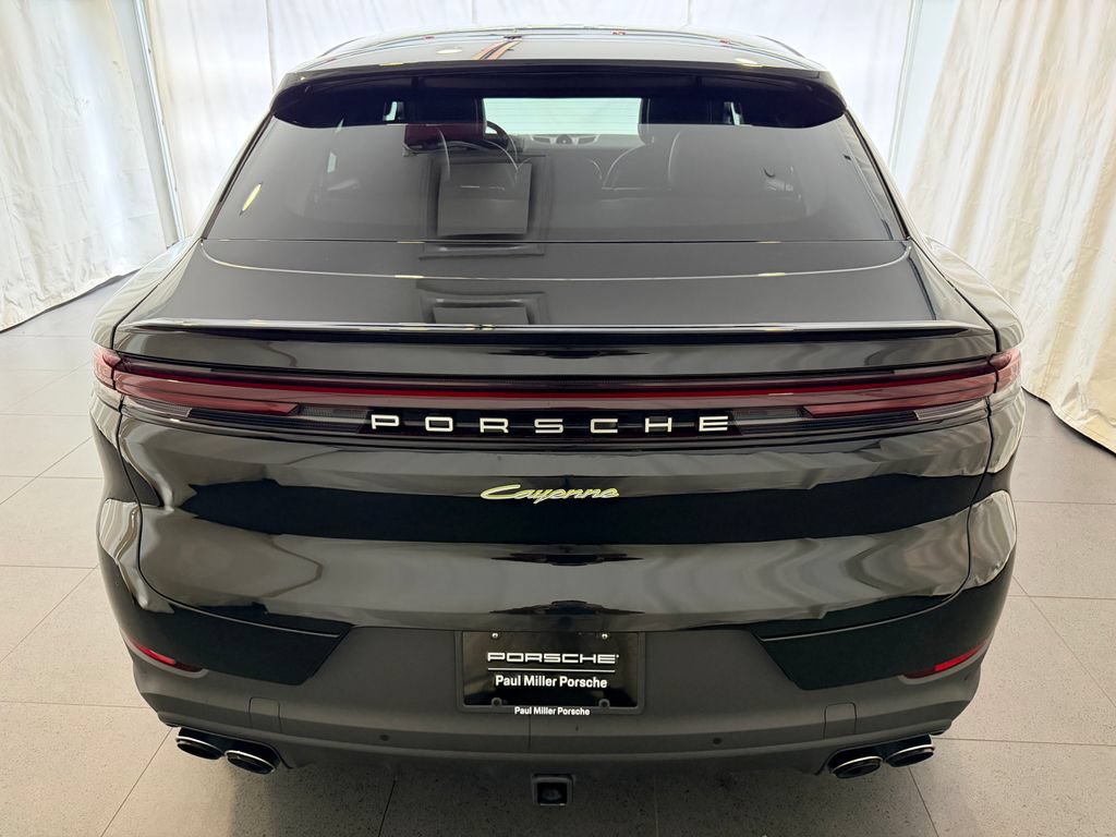 Certified 2025 Porsche Cayenne E-Hybrid Coupe AWD/4WD image 8