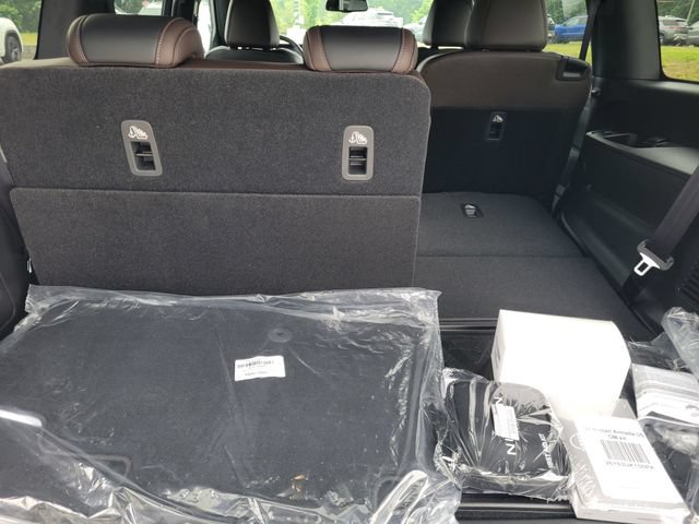 New 2026 Nissan Armada SL w/ Captain's Chari Seat Package AWD/4WD image 38