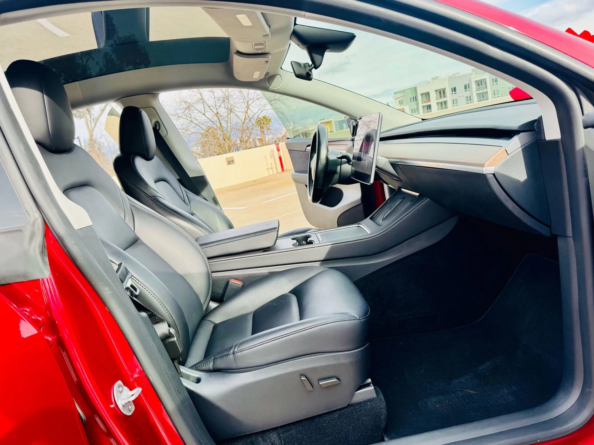 Used 2024 Tesla Model Y Performance image 19