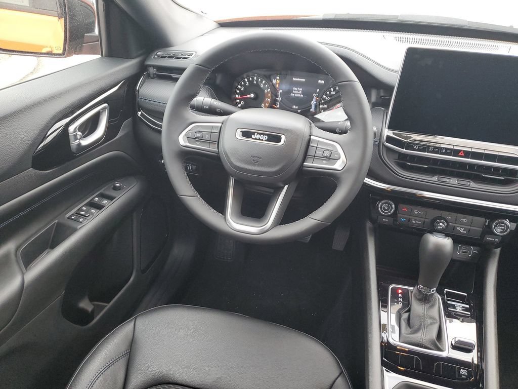 New 2026 Jeep Compass Latitude AWD/4WD image 13