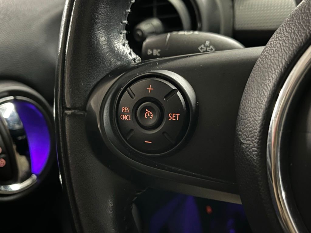 Used 2016 MINI Cooper 4-Door Hardtop image 24