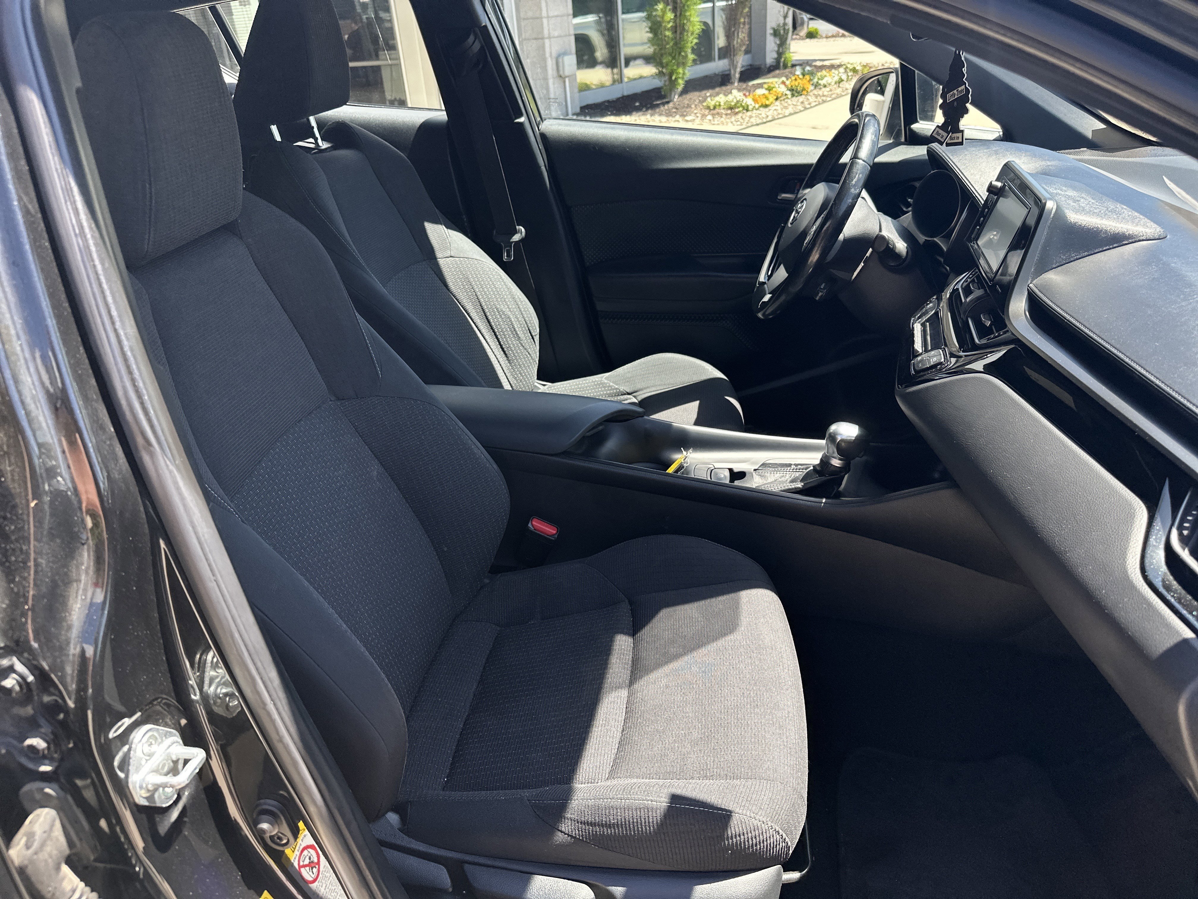 Used 2018 Toyota C-HR XLE FWD image 26
