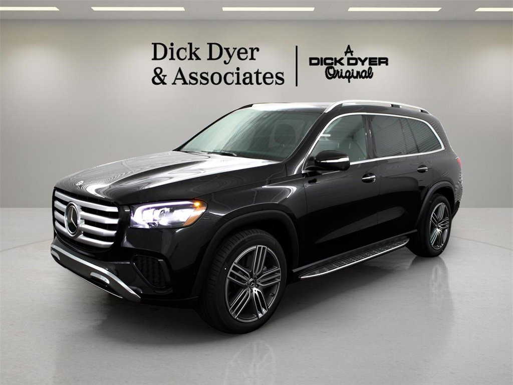 Used 2025 Mercedes-Benz GLS 450 4MATIC image 4
