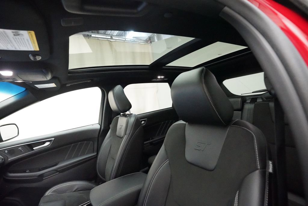 Used 2020 Ford Edge ST w/ Equipment Group 401A AWD/4WD image 34