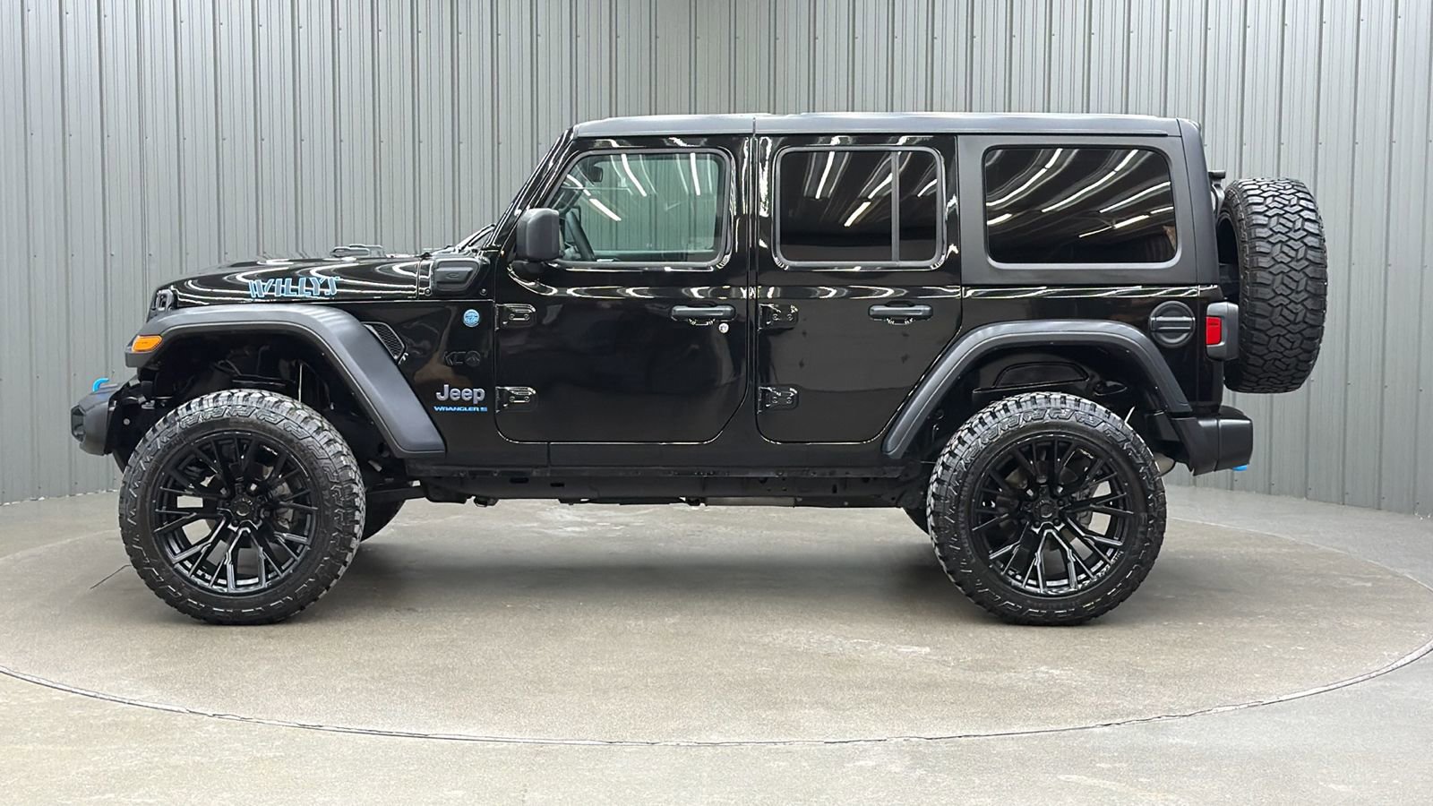 Used 2024 Jeep Wrangler Unlimited image 2
