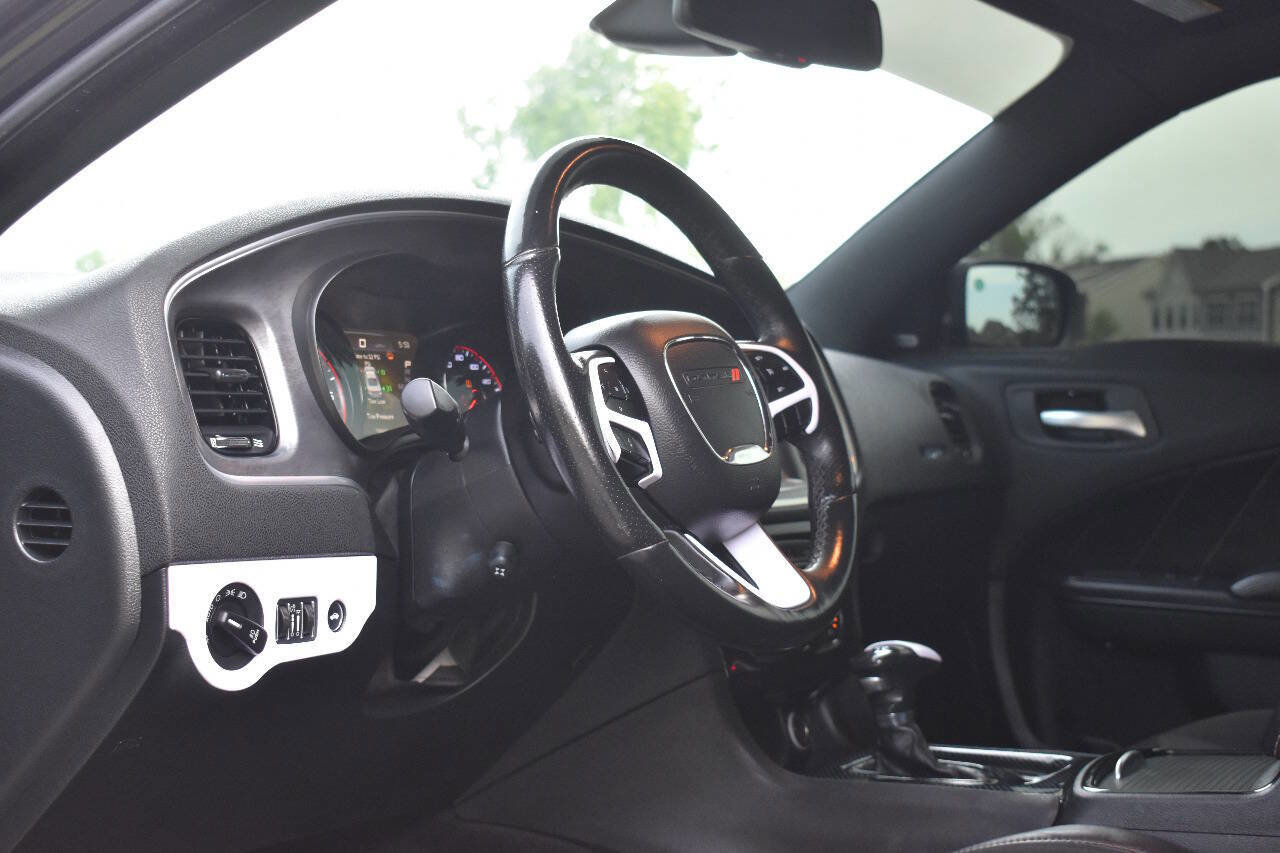 Used 2018 Dodge Charger R/T image 21