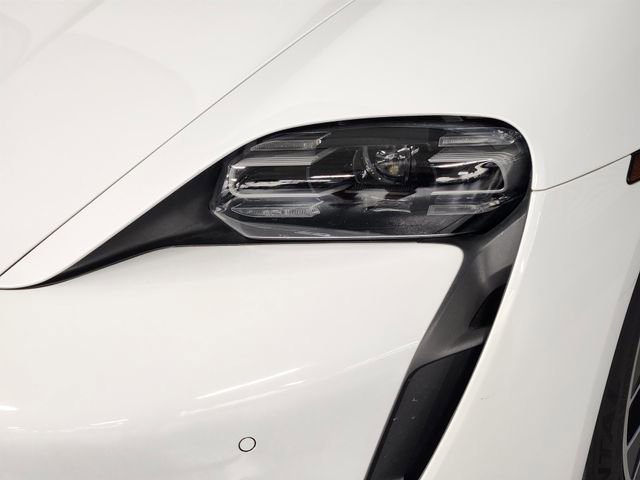 Used 2021 Porsche Taycan RWD image 12