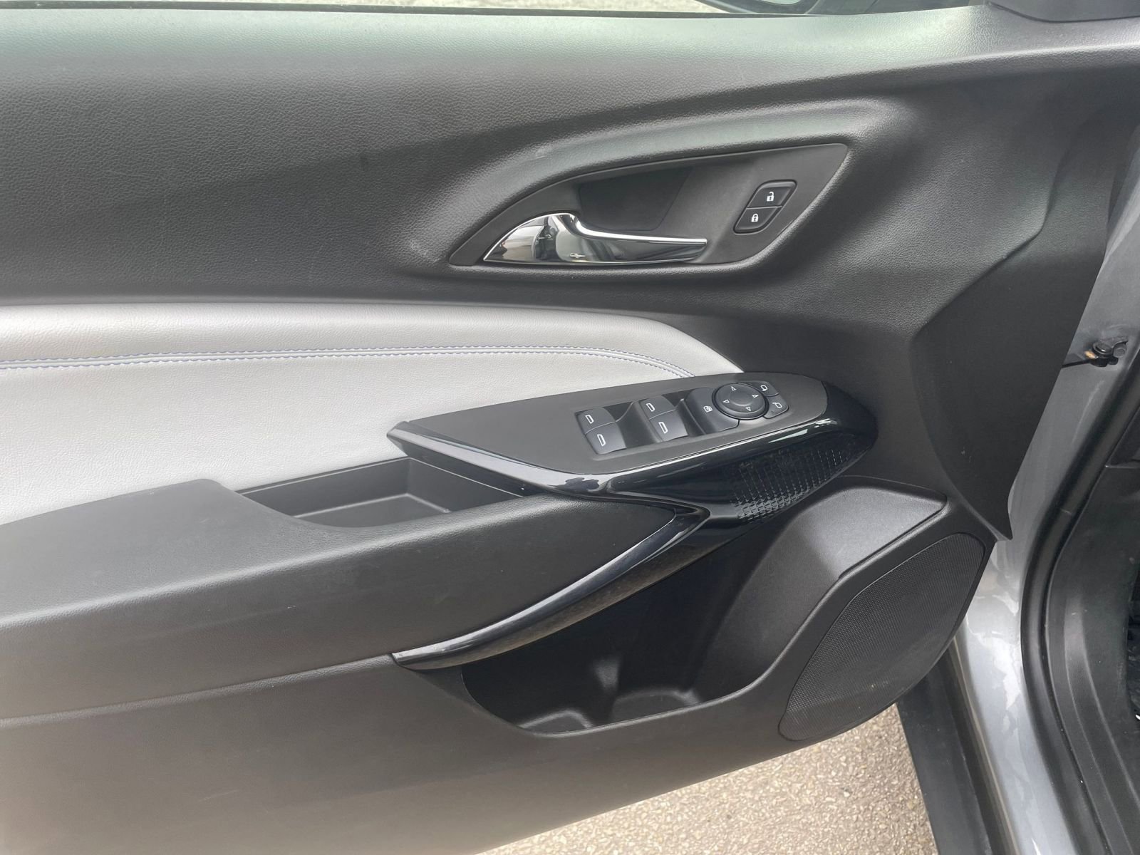 Used 2025 Chevrolet Trax LT image 20