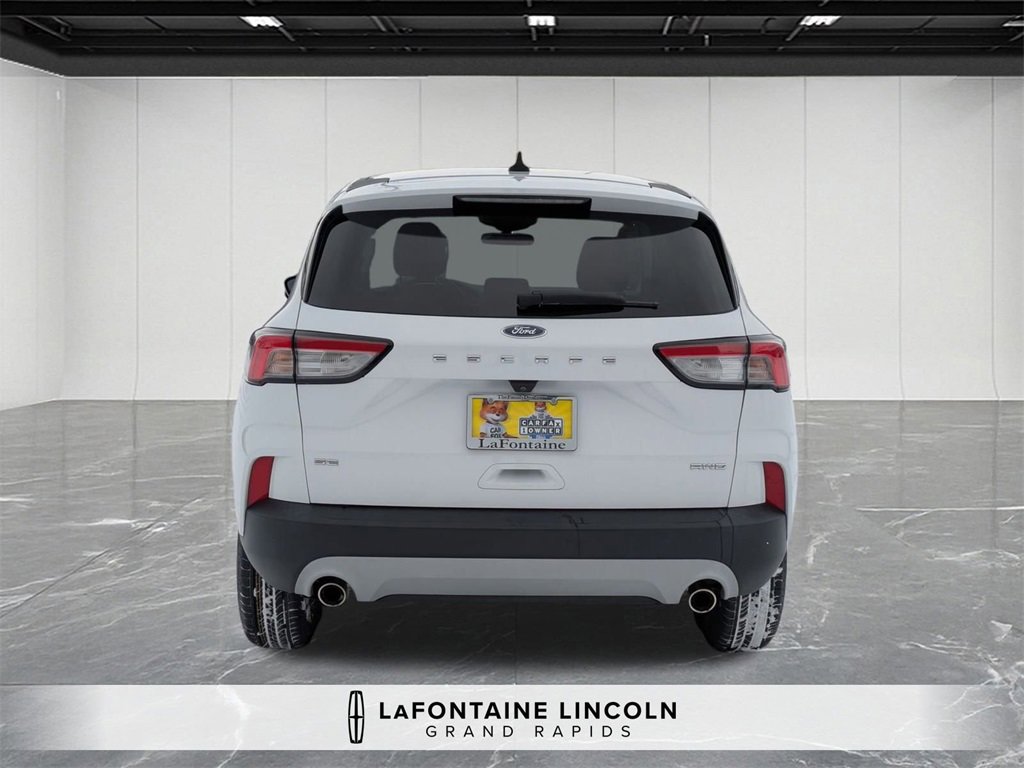 Used 2021 Ford Escape SE image 4