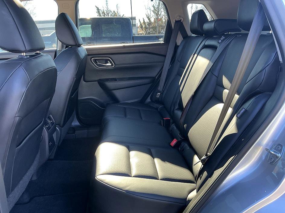 Used 2021 Nissan Rogue SV w/ Premium Package image 23