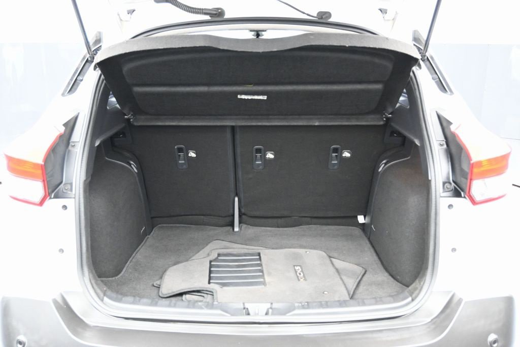 Used 2020 Nissan Kicks SR w/ SR Premium Package image 16
