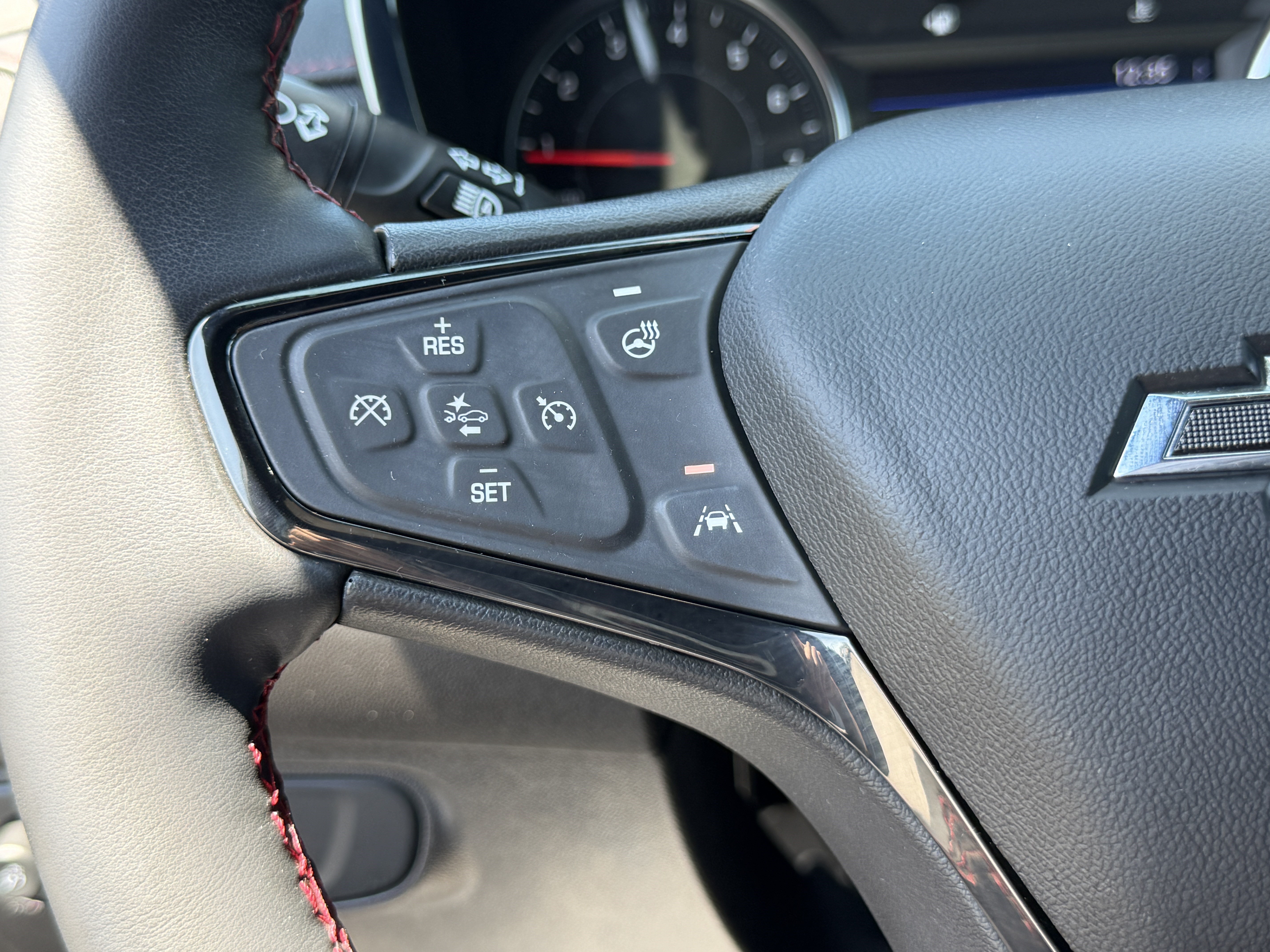 Used 2024 Chevrolet Equinox RS FWD image 19