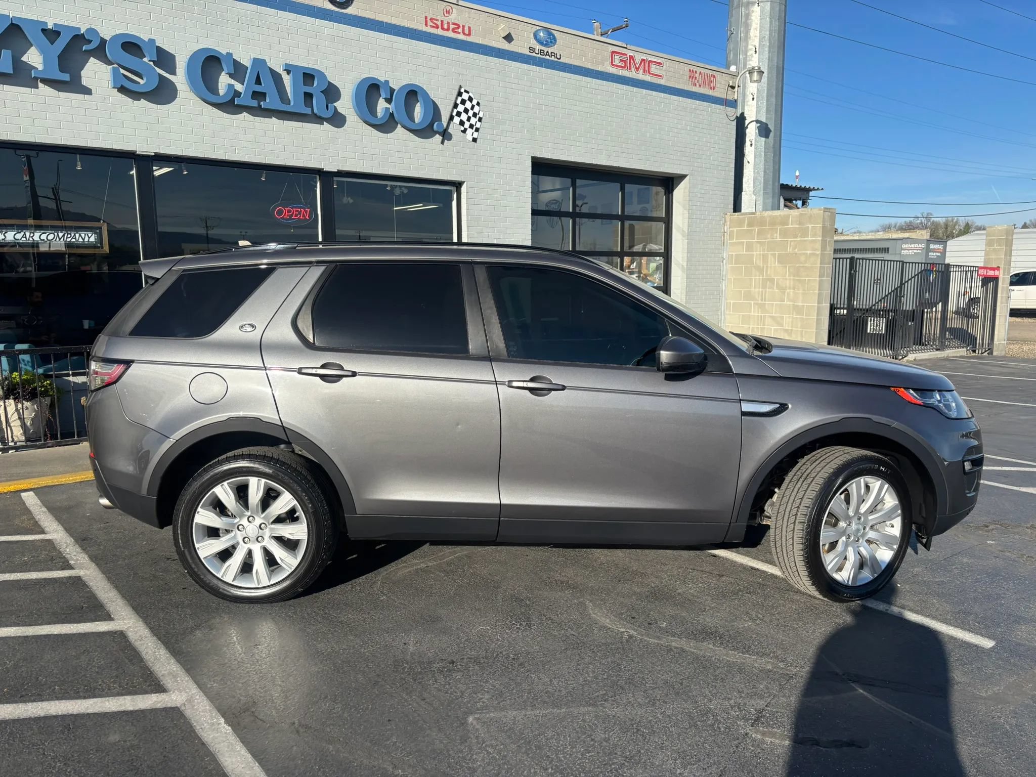 Used 2016 Land Rover Discovery Sport HSE AWD/4WD image 8