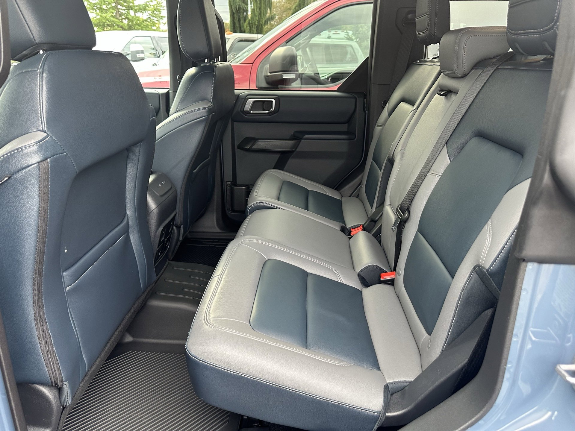 Used 2024 Ford Bronco Outer Banks image 6