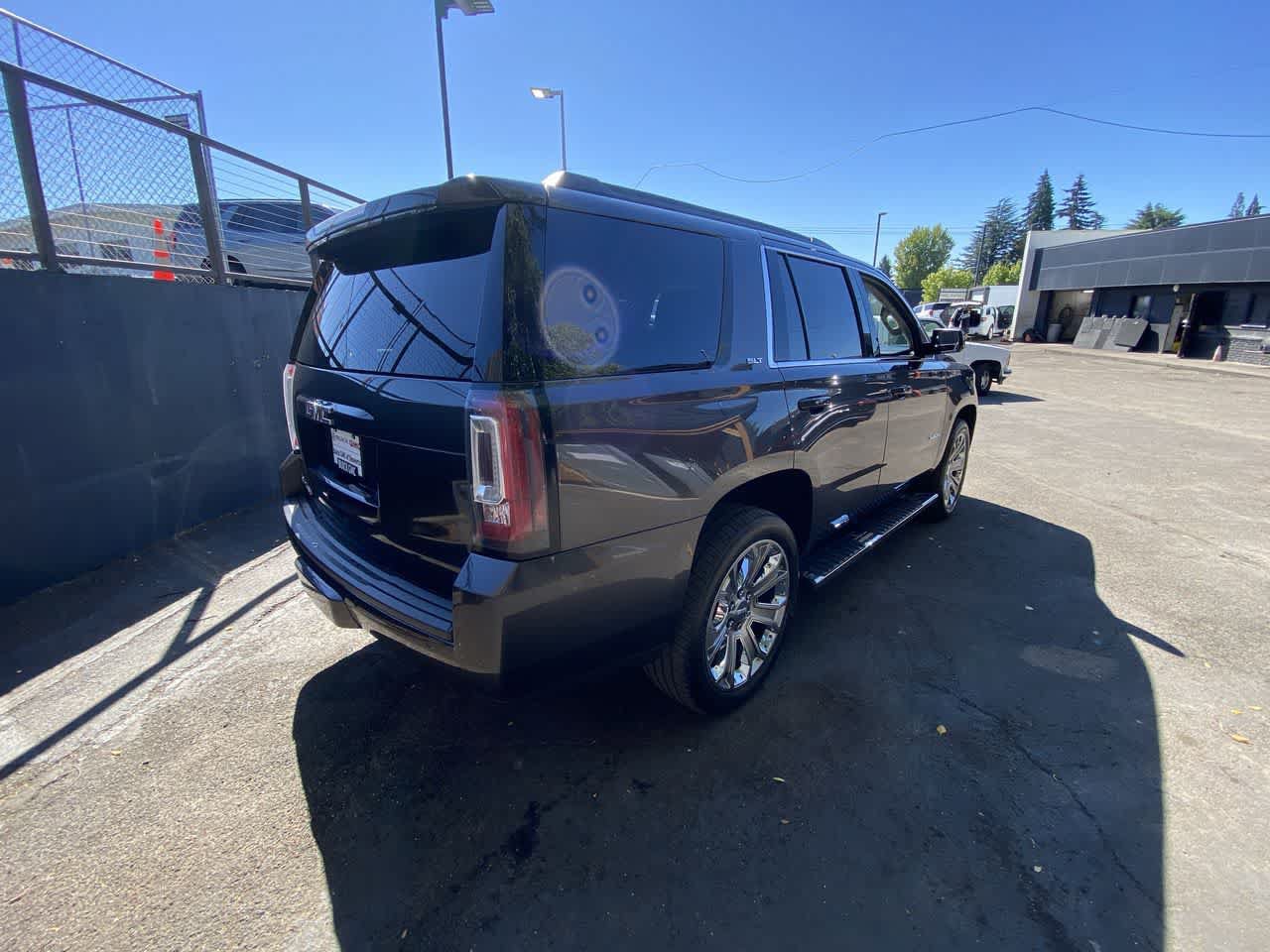 Used 2018 GMC Yukon SLT w/ Open Road Package AWD/4WD image 6