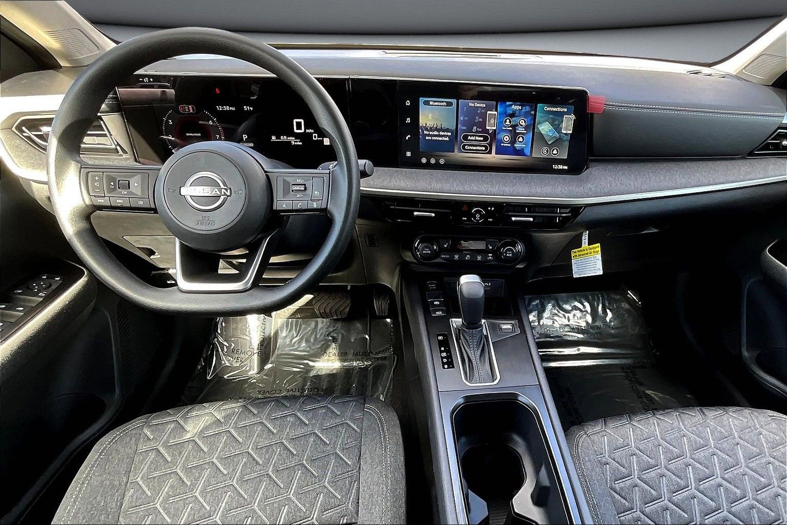 New 2026 Nissan Kicks SV w/ SV Premium Package image 5