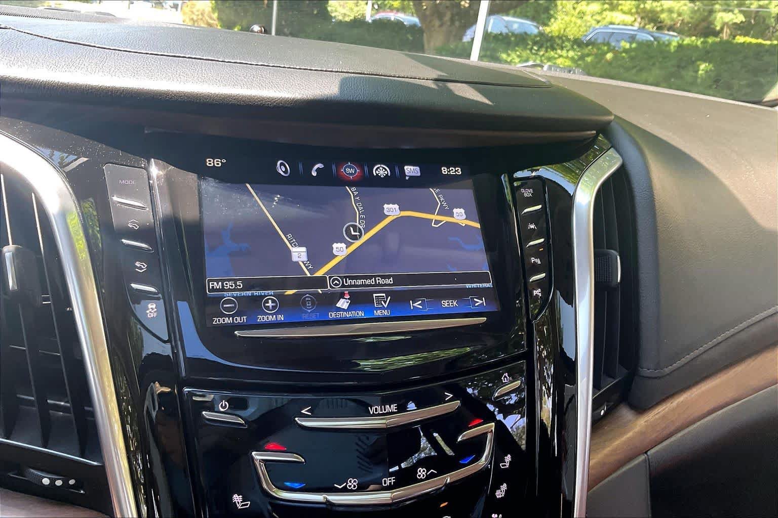 Used 2020 Cadillac Escalade Premium Luxury AWD/4WD image 37
