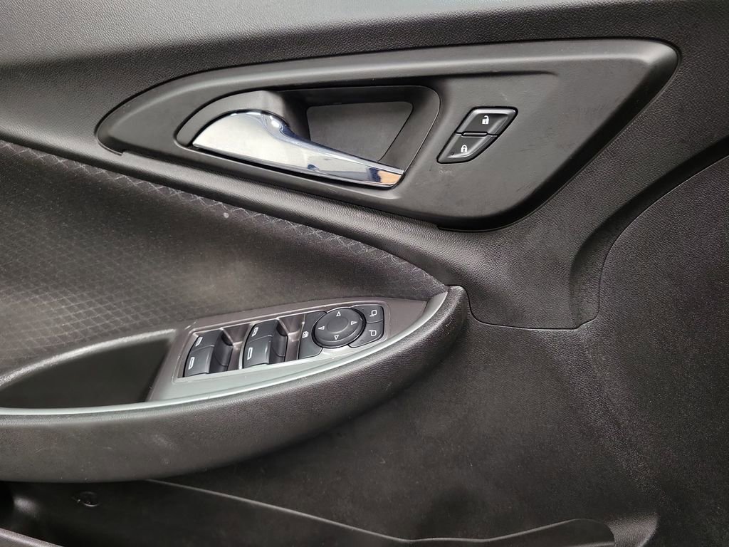 Used 2023 Chevrolet Malibu LT image 18