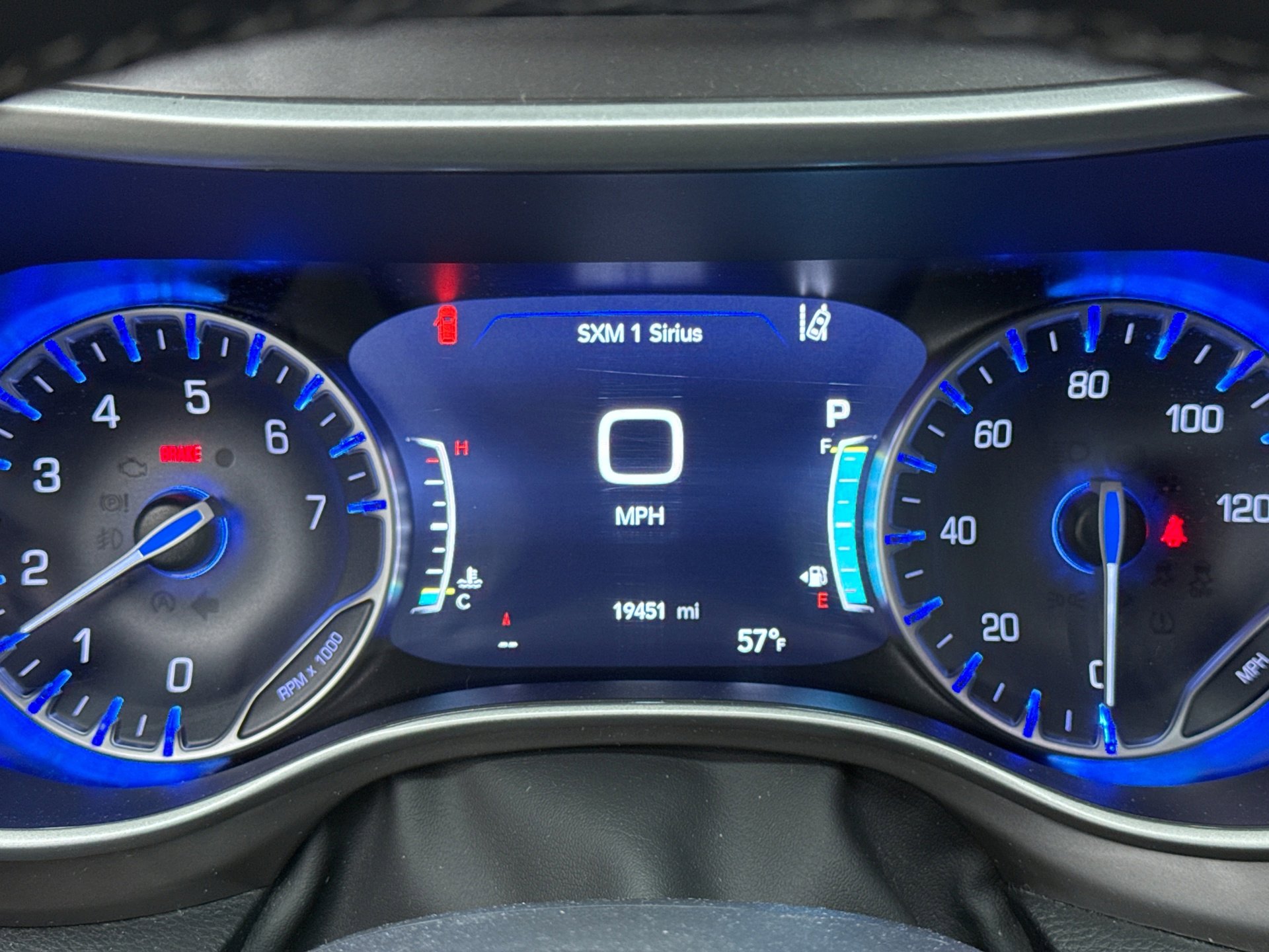 Used 2025 Chrysler Pacifica Select image 10