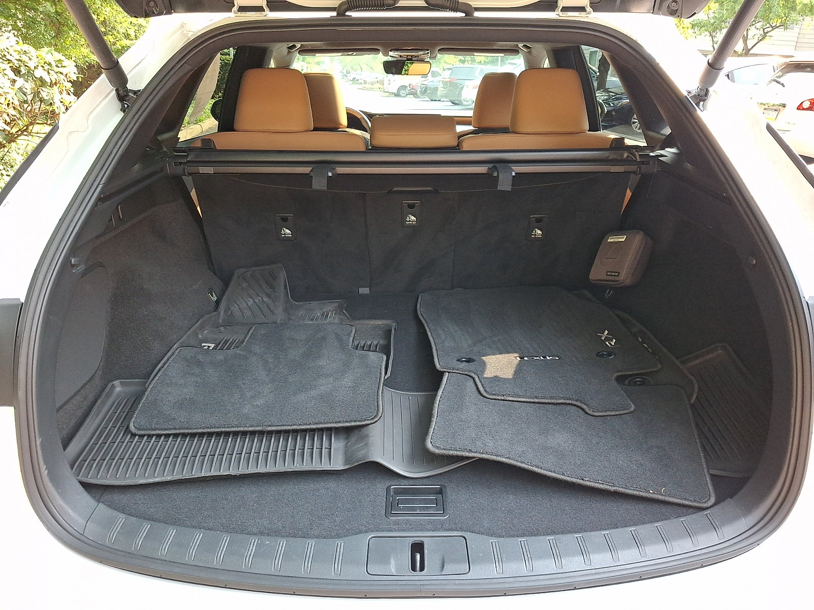 Certified 2024 Lexus RX 350h w/ Accessory Package (P1) AWD/4WD image 28