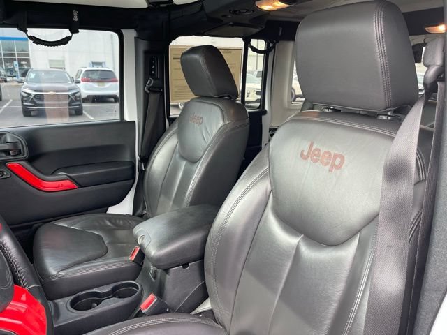 Used 2016 Jeep Wrangler Unlimited Rubicon w/ Dual Top Group AWD/4WD image 19