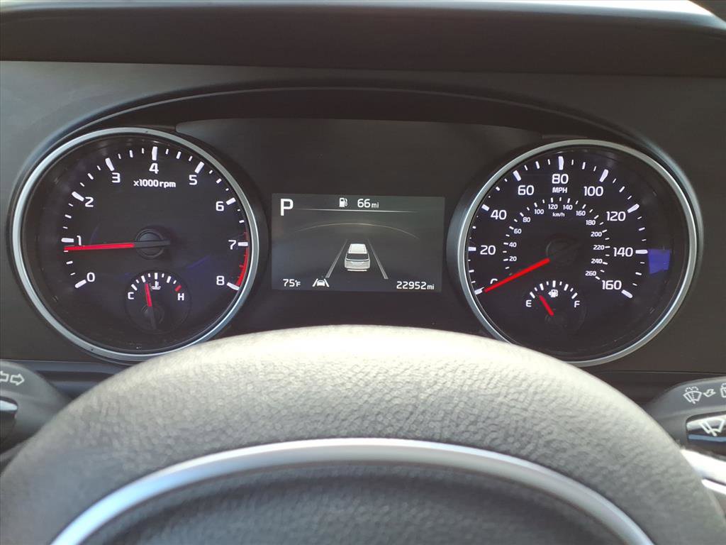 Used 2024 Kia Carnival LX image 26