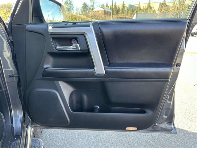 Used 2016 Toyota 4Runner Limited image 21