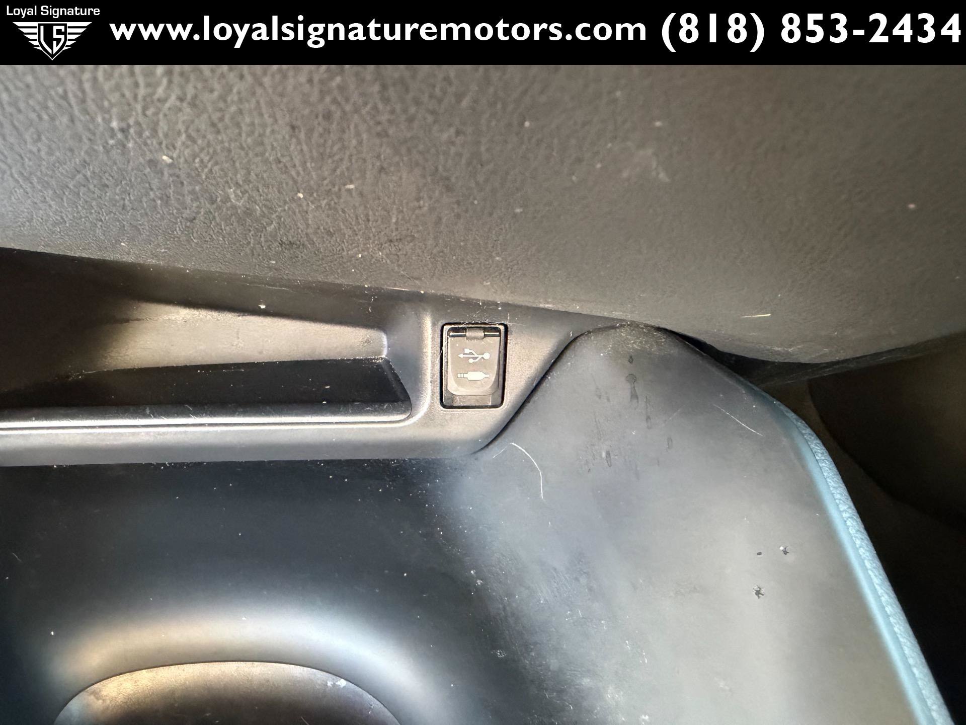 Used 2018 Toyota C-HR XLE FWD image 21